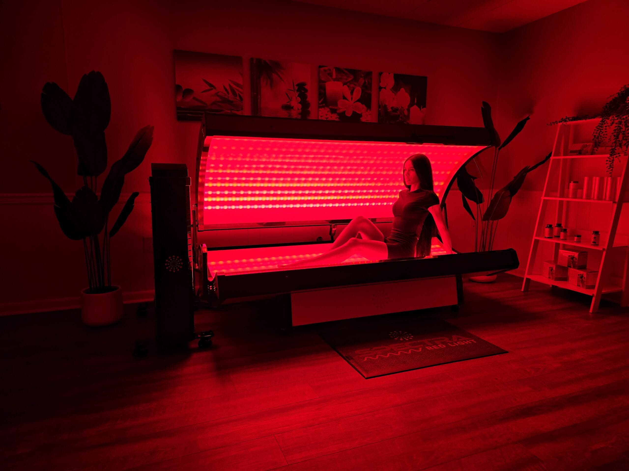 Benefits of the Synergy Between Red Light Therapy and Peptides